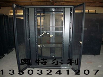 機(jī)柜對(duì)電腦的作用